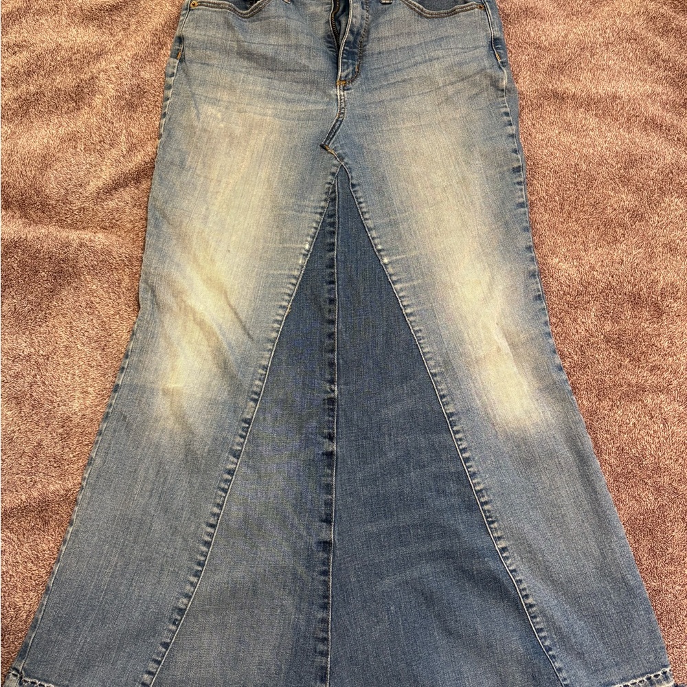 Universal Thread Two-Tone Flare Jeans